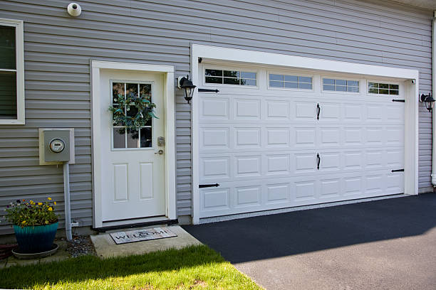 24/7 Emergency Garage Door Panel Replacement experts in Hartington, NE